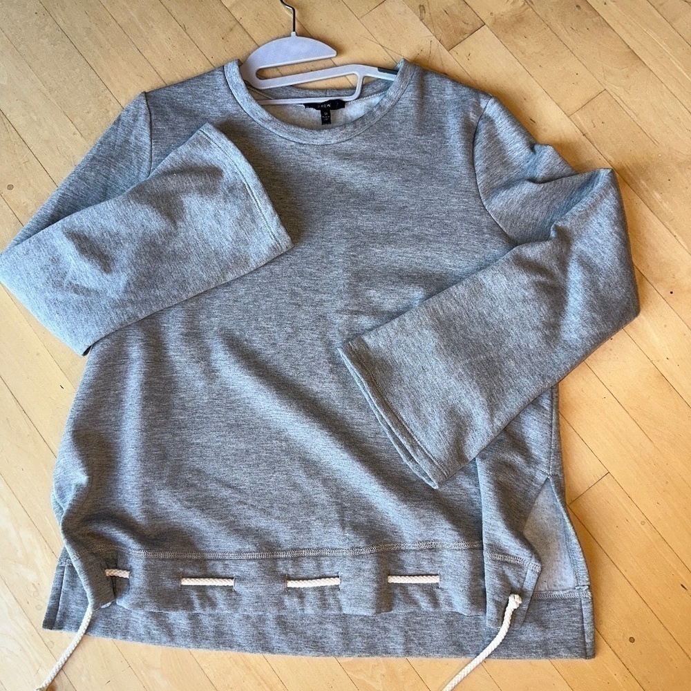 DREW grey sweatshirt, Medium.